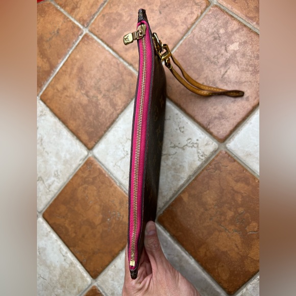 Louis Vuitton Monogram Neverfull GM Pochette Fuchsia - Picture 5 of 17